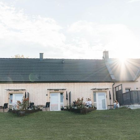 Pension Blumenwiese - Mitten Im Thermenland Бургау Экстерьер фото