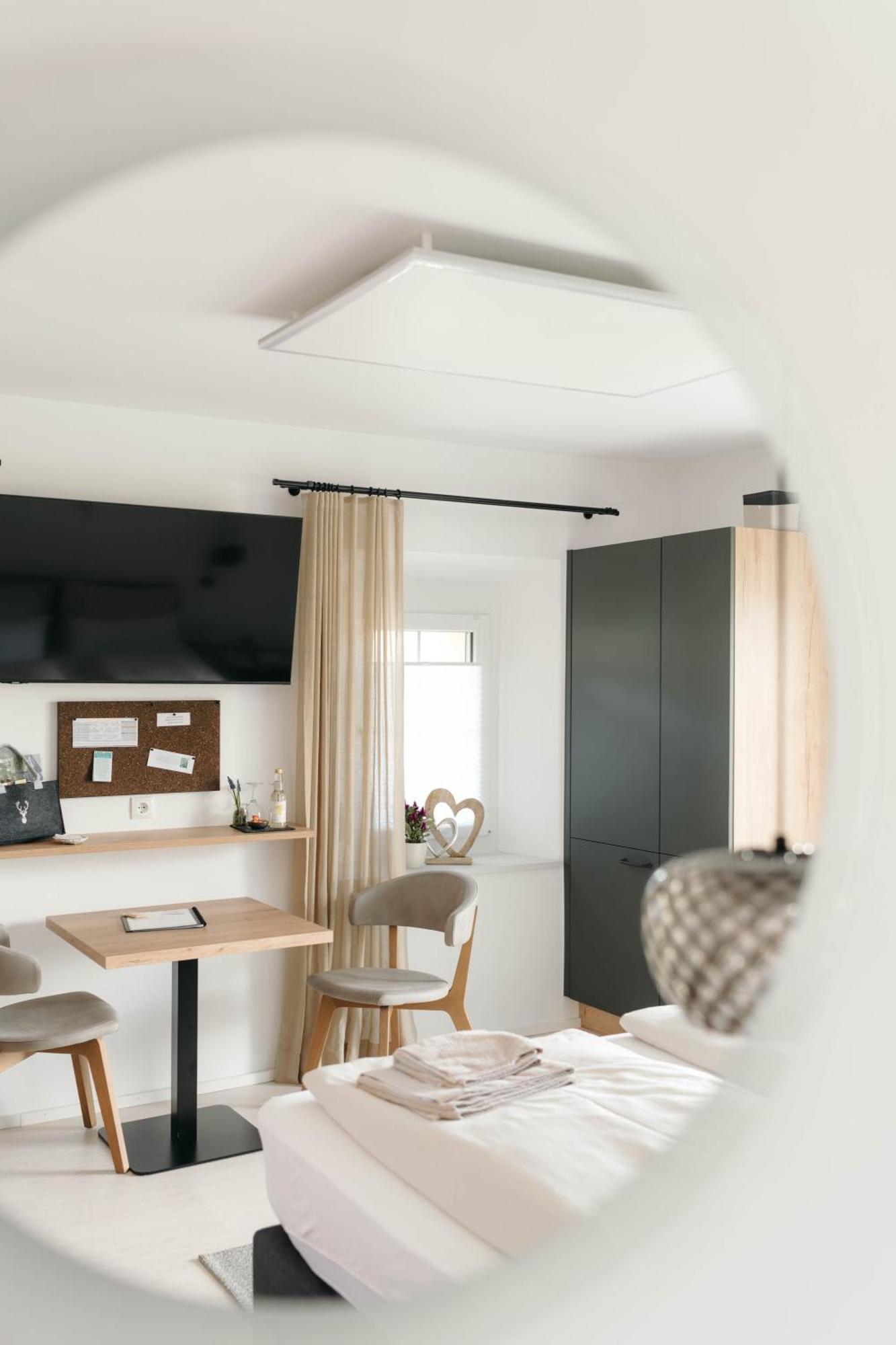 Pension Blumenwiese - Mitten Im Thermenland Бургау Экстерьер фото