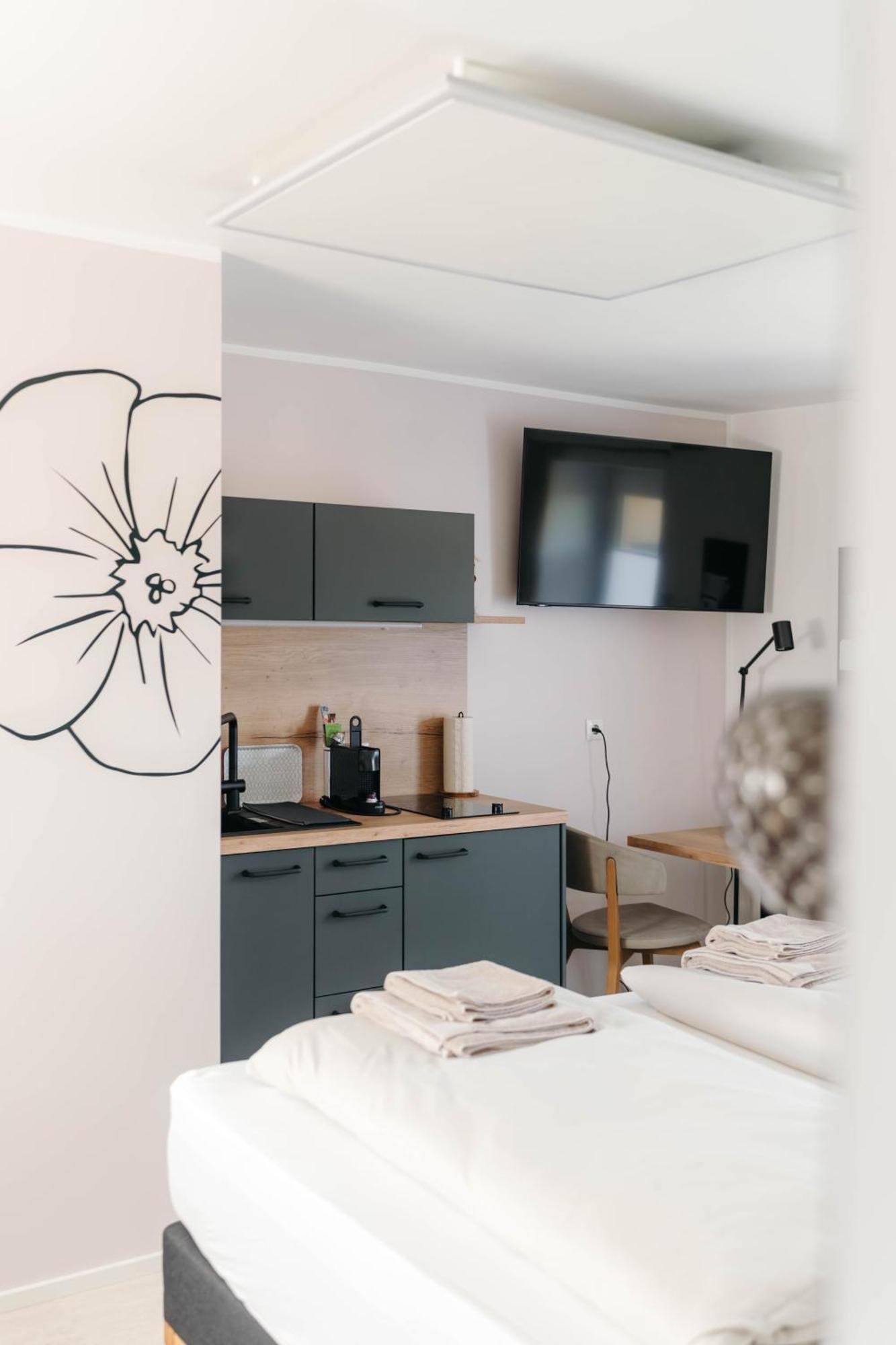 Pension Blumenwiese - Mitten Im Thermenland Бургау Экстерьер фото