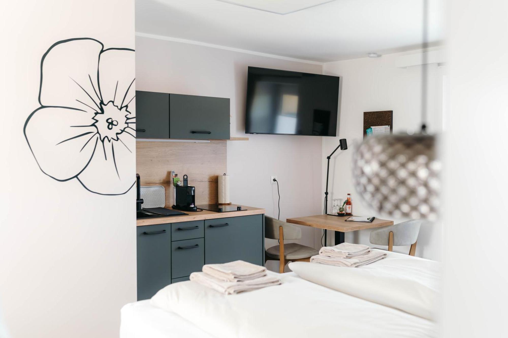 Pension Blumenwiese - Mitten Im Thermenland Бургау Экстерьер фото